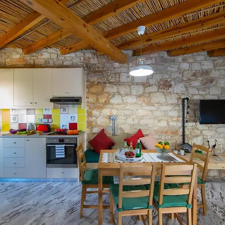 Prázdninový dům Akamantida Platea 2 *