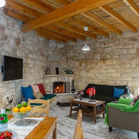 Akamantida Platea 2 * Pano Arodes