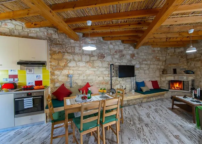 Akamantida Platea 2 Pano Arodes